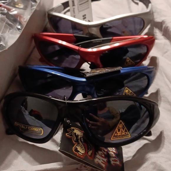 2 Boxes kids sunglasses 👓 NWT! 24 total!!! - Picture 2 of 6